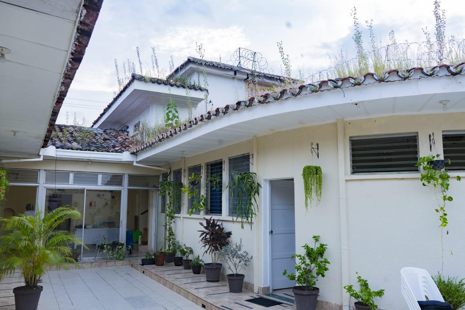 Hostal Casa Luna Santa Ana Exteriör bild